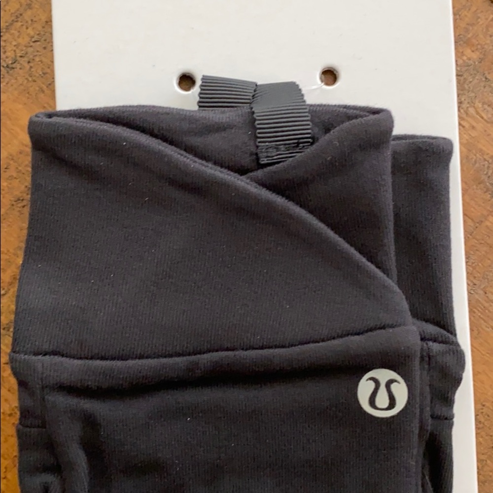 Lululemon Cross Chill Run Gloves - Picture 9 of 12